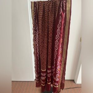 Burgundy red ❤️ & gold silk wrap/shawl beautiful Bandhani print gold Zari border
